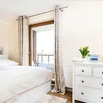 Apartament PRESTIGE z Basenem - 5D Apartamenty