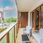 Apartament PRESTIGE z Basenem - 5D Apartamenty